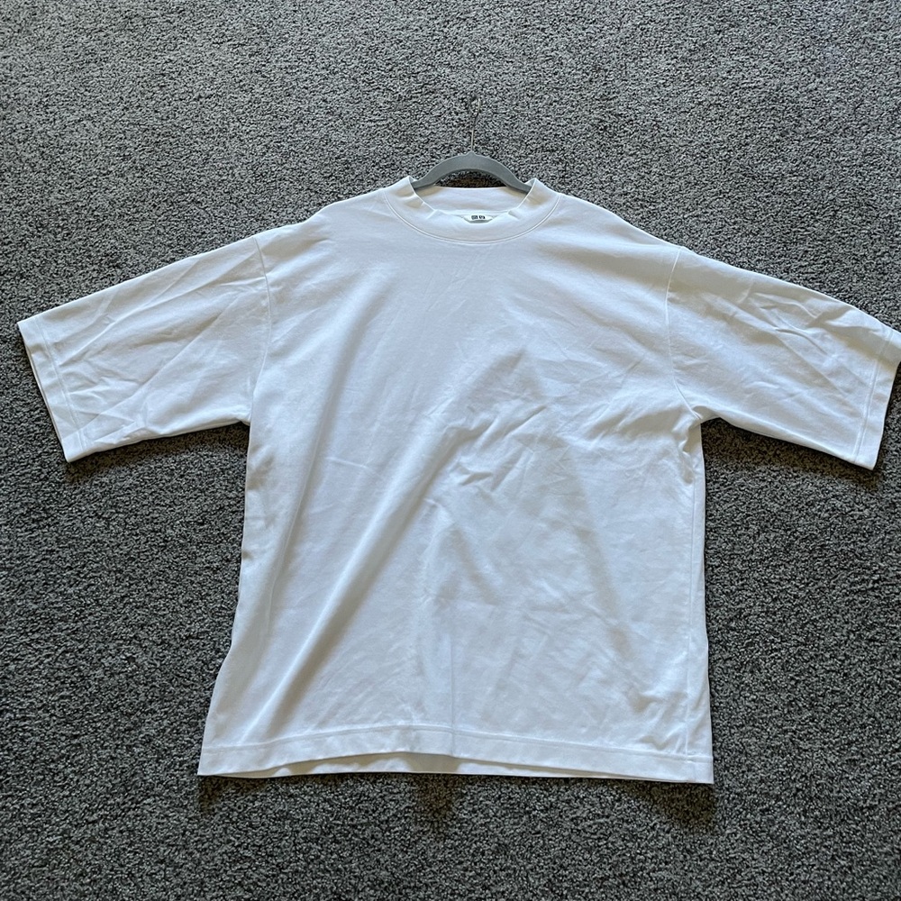 Uniqlo White Short Sleeve Tee Relaxed Fit